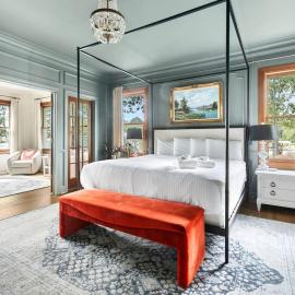 Lakeside Manor Sleeps 10, Hotel in Irmo