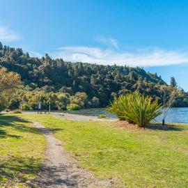 Duck Inn - Lake Taupo Holiday Home