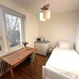 New tiny studio 2 near University & Hospital