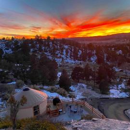 Yurt Overlook #8 with AC and Private Bath King Suite, hotel em Orderville