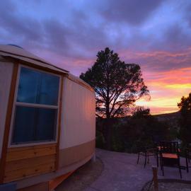 Yurt Overlook #09 with AC and Private Bath 2 Kings – hotel w mieście Orderville