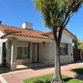 Chalet Los Primos, hotel in Miramar
