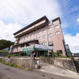 Hotel Village, hotel en Asago