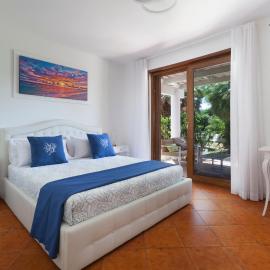 Camera Spaziosa in Villa con Terrazzino Privato