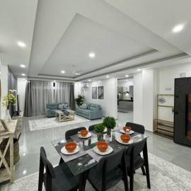 Azure 4bdrm beachfront at jumeirah palm resort nyali