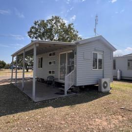 Pioneer Caravan Park, Hotel in Dalby