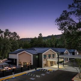 The Inelle, Oakhurst Yosemite, a Tribute Portfolio Hotel, hotel in Oakhurst