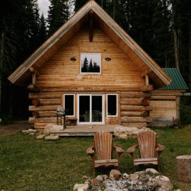 Rustic Dream Cabin at Beaverfoot, hotel a Parson