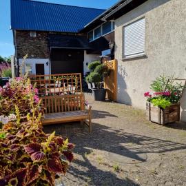 Michas Lahn Ferienwohnung, hotel en Scheidt