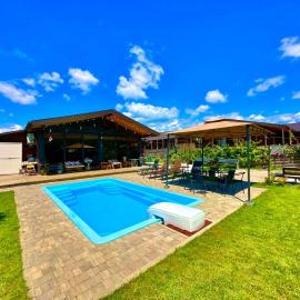 Eco Saguramo Chalet, hotel i Saguramo