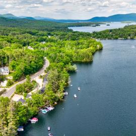 Waterfront 2 bedroom at squam (Suite 11), hotel in Holderness