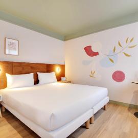Hôtel Cocoon: Saint-Ouen şehrinde bir otel