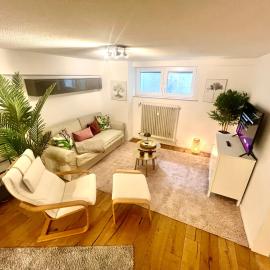Gemütliche Souterrain Wohnung neben der Universitätsklinik in Homburg, hotel din Homburg