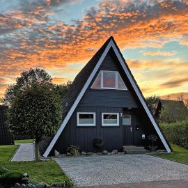 Nur-Dach-Haus am Alfsee โรงแรมในRieste