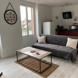 Appartement avec cour, hotel in Saint-Brisson-sur-Loire