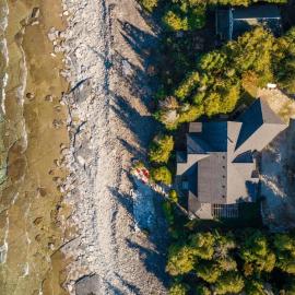 Michael's Luxury Cottage on Bruce Trail Starlink, hotel in Lion's Head