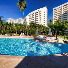 A pie de mar en zona hotelera, 1BR condo In Monarca Ixtapa, no pagas brazalete, hotel em Ixtapa