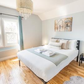 Cozy 2BDR Oasis in Ontario's Best Adventure Town, hotel in Sault Ste. Marie