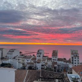Casa en Casco Antiguo con vistas al mar, hotelli Alteassa