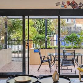 Spacious 3-Level Townhouse with Pool in Northbridge