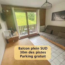 Joli studio 4 Pers 30m des pistes balcon plein Sud au Pieds des Pistes B27- DRAPS NON COMPRIS, hotel in Saint-Jean-d'Aulps