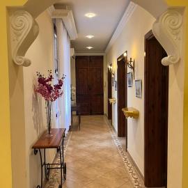 Spacious Flat Near Valletta & Waterfront - Ideal Location, hotel in Il-Furjana
