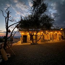 Balcony walk rest house Jabal shams, Hotel in Sa‘ab Banī Khamīs
