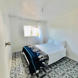 Tonga Airport Cottage - Private Double Room with shared bathroom, hotel in Fua‘amotu