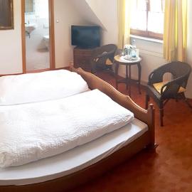 Gasthof Zum schwarzen Roß, hotell i Zeitlofs