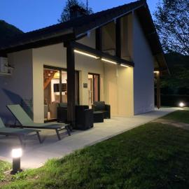 Chalet le Miroir du Lison Franche Comte, hotel in Nans-sous-Sainte-Anne