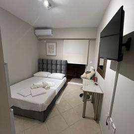 Silver's room, hotel em Chalkida