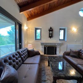Entire Apartment 140m2 near Syvota and Parga, hotel u gradu Makrochóra