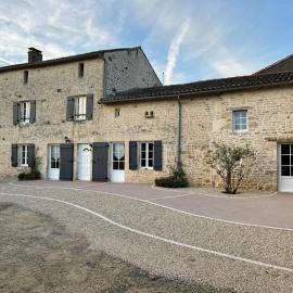Chambre d’hôtes de la Source, hotel i Melle