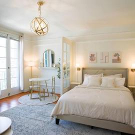 Chambre de Bonne in Downtown Long Beach