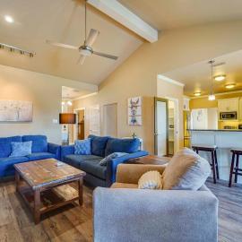 Spacious Lubbock Home w/ Private Pool & Yard!, hotel v destinácii Lubbock