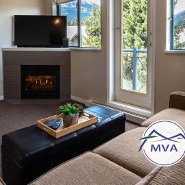 Alpenglow Lodge Fika One Bedroom by MVA, hotel in Whistler