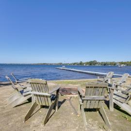 Shawano में, होटल Rustic Wisconsin Cabin on Shawano Lake!