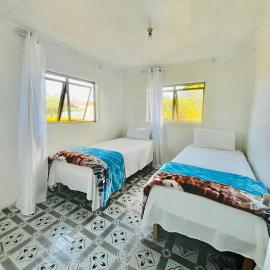 Tonga Airport Cottage - Private Twin Room with Shared bathroom - Budget Accommodation, hotel in Fua‘amotu
