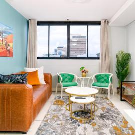 La Belle Luxury Suites - Two Executive Apartments with Pool & Gym Windhoek CBD, ξενοδοχείο σε Windhoek