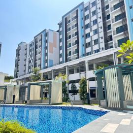 Bayu Temiang - 5pax Quiet Home, Hotel in Seremban