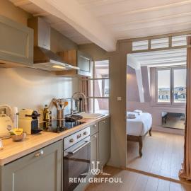 Dolphin View - 2nd floor - Beautiful flat with view of the port