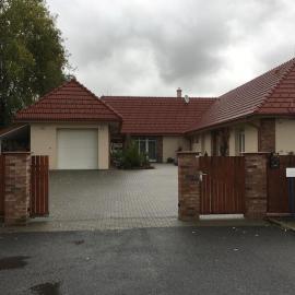 Johnyho Bydlení Velikovská 10, Zlín-Štípa – hotel w mieście Zlín