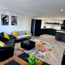New 2 Bed Apartment in Royston High St, hotel em Royston