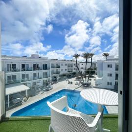 Corralejo Surfing Colors Hotel&Apartments, hotel in Corralejo