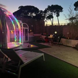 Bulle insolite avec jacuzzi privé - Nature & romantisme a Fréjus, hotel a Fréjus