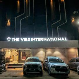 The Vibs International, hotel sa Damoh