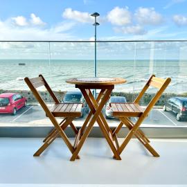 Le BalCON du FORT Face mer, hotel in Le Portel