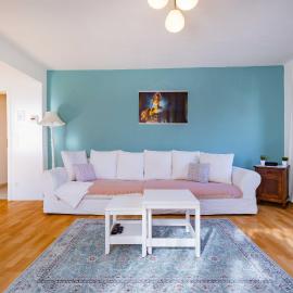Charmante Wohnung -Altes Kino- 2SZ-2Bad-Terrasse-Netflix
