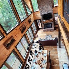 Luxe Cabin with Game Room, Hot Tub & Firepit, hotel a Sevierville