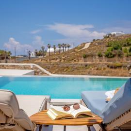 Kastro Shared Pool Suites